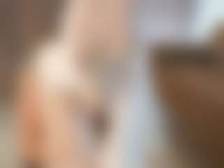 Live cam show with MerrileeDagis - Green Eyes on Latina Girls