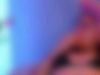 Live cam show with kiara-layla - Nipple Piercings on makecum.org
