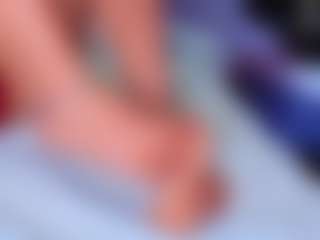 Live cam show with kiara-layla - Moaning on StripNow