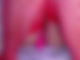 Live cam show with kiara-layla - Eating Pussy on Milf Play