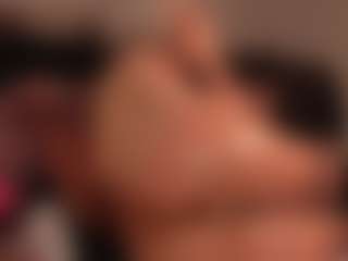 Live cam show with kriswhisper - Blue Eyes on AdultVida.com