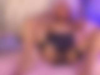 luna-issy's Live Sex Cam Show