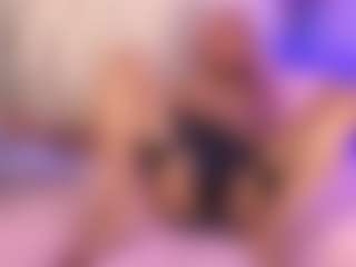 luna-issy's Live Sex Cam Show