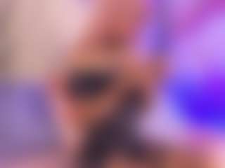 luna-issy's Live Sex Cam Show
