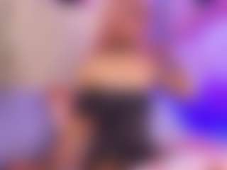 luna-issy's Live Sex Cam Show