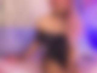luna-issy's Live Sex Cam Show