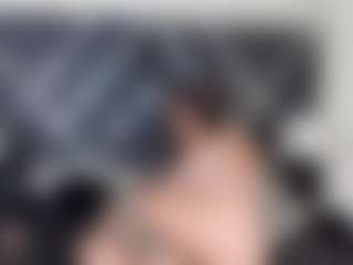 Live cam show with ravendarkk - Striptease on AdultVida.com