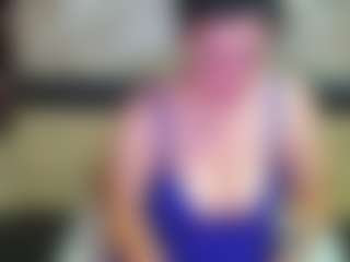 Live cam show with Yanisa23 - Hidden Cam on Instabang