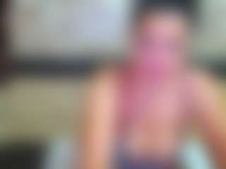 Live cam show with Yanisa23 - Smoking on Gym Cam Girls