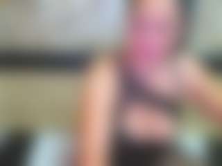 Live cam show with Yanisa23 - Solo on TeamSkeetLive