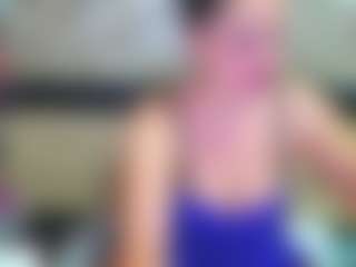 Live cam show with Yanisa23 - Blue Eyes on livesuperchat.net