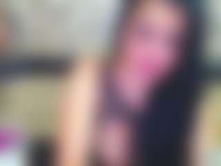 Yanisa23's Live Sex Cam Show
