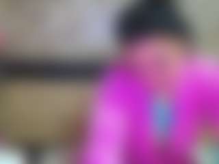 Live cam show with Yanisa23 - Blue Eyes on TottyGirls