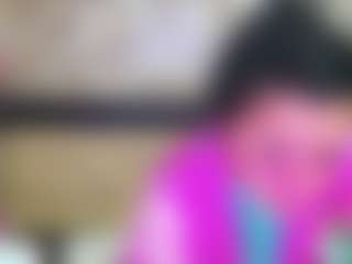 Live cam show with Yanisa23 - Smoking on Big Tits