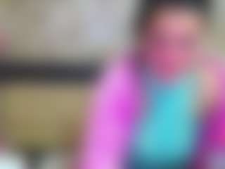 Live cam show with Yanisa23 - Smoking on Stripli.com