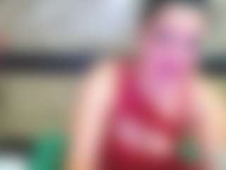 Live cam show with Yanisa23 - Smoking on Camsoda