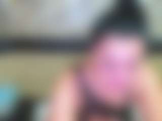 Live cam show with Yanisa23 - Shaved Pussy on Camsoda