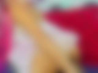 Live cam show with ArianaFire - Ebony Petite on Camsoda