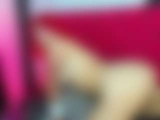 Live cam show with ArianaFire - Ebony Petite on Chatstar