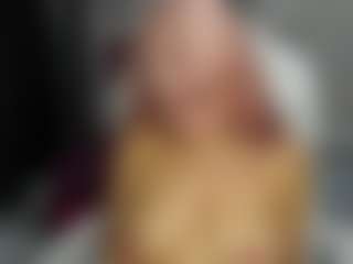 Live cam show with ArianaFire - Ebony on TeamSkeetLive | colombia