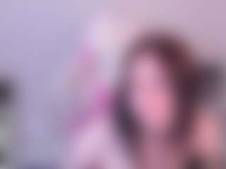 Live cam show with EmmaBlissa - Moaning on CamClone