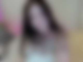 Live cam show with EmmaBlissa - Moaning on CamClone
