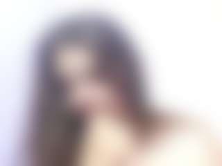 Live cam show with EvelinRonan - Nipple Piercings on AdultVida.com