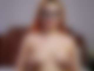 Live cam show with KittyLissa - Thick on AdultVida.com