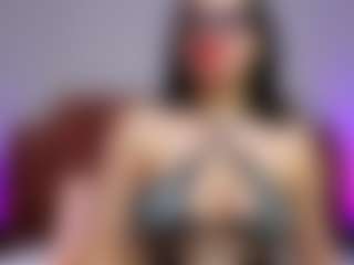 Live cam show with KittyLissa - Striptease on parknlotfishbdy