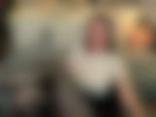 Live cam show with MayaWinters - Tittyfuck on Gym Cam Girls