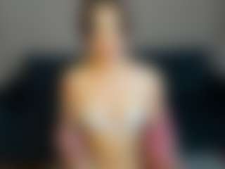 Live cam show with Debra-Wadeee - Naughty on PervPlay.com