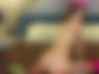 Live cam show with Debra-Wadeee - Bikini on Camsoda