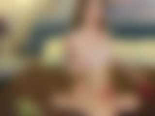 Live cam show with Debra-Wadeee - Moaning on Camsoda