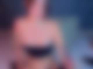 Live cam show with Debra-Wadeee - Brown Eyes on CamClone