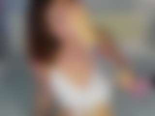 Live cam show with Debra-Wadeee - Body Massage on CamClone
