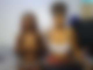 Live-Cam-Show mit DollyCookie - Double Penetration auf Camsoda