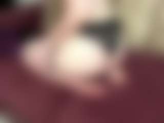 Live cam show with MarioVandewater - Blonde Hair MILF on CamClone