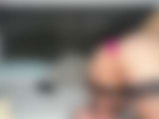 Live cam show with sophie-yefry - Strip on AdultVida.com