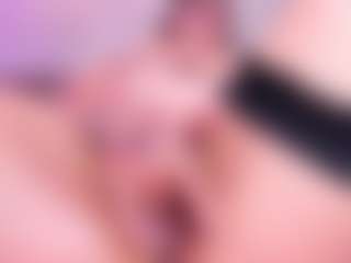 Live cam show with AliiceVance - Oil on StripNow