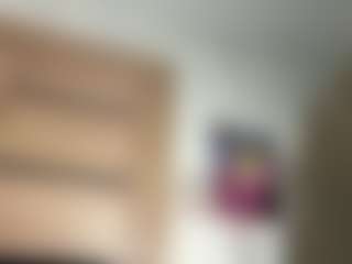 Show de cam en vivo con Agatha - Facial en Camsoda