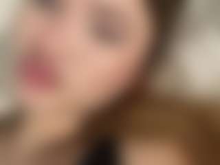 Live cam show with Agatha - Average on TeamSkeetLive