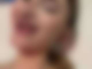 Live cam show with Agatha - Facial on TeamSkeetLive