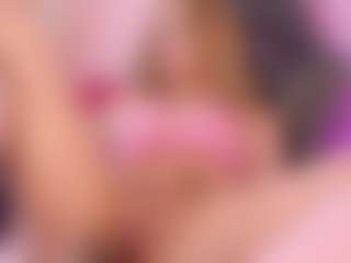 Jullieee's Live Sex Cam Show