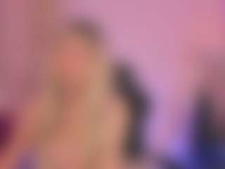 Jullieee's Live Sex Cam Show
