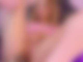 Jullieee's Live Sex Cam Show