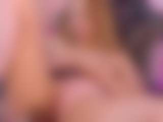 Live cam show with Jullieee - Double Penetration on sexytreat.net