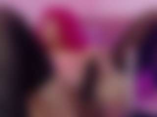 Live cam show with Jullieee - Fuck Machine on SmokeAndPoke