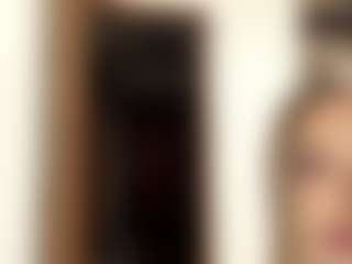 Live cam show with LioraRoux - Solo on Cam Slut