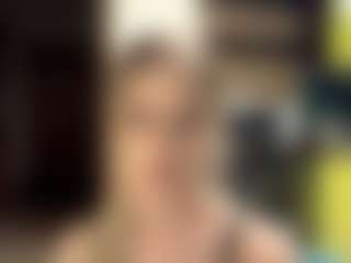 Live cam show with LioraRoux - Blue Eyes on googirlz