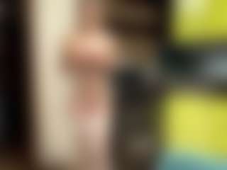 Live cam show with LioraRoux - Fingering on madthumbs